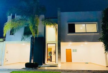 Casa en  Boulevard Lomas S, Lomas De Angelópolis, Pueblo De San Bernardino Tlaxcalancingo, San Andrés Cholula, Puebla, 72830, Mex