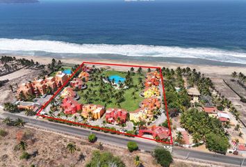 Casa en  Carretera Playa Blanca - Aeropuerto, Playa Blanca, Zihuatanejo De Azueta, Guerrero, Mex