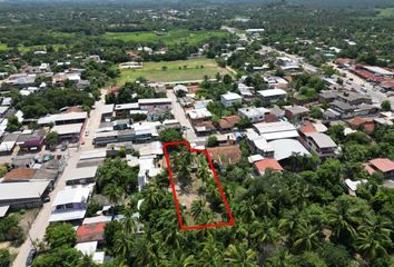 Lote de Terreno en  Avenida Vicente Guerrero, Los Maestros, Zihuatanejo De Azueta, Guerrero, 40880, Mex