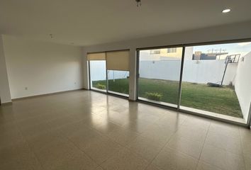 Casa en condominio en  Calle Ribera Del Campestre, Riberas Del Campestre, Celaya, Guanajuato, 38080, Mex