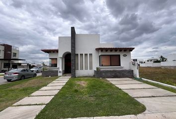 Casa en condominio en  Avenida Provincia Santa Elena, Provincia Santa Elena, Santiago De Querétaro, Querétaro, 76177, Mex