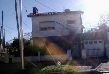 Casa en  Remedios De Escalada, Partido De Lanús