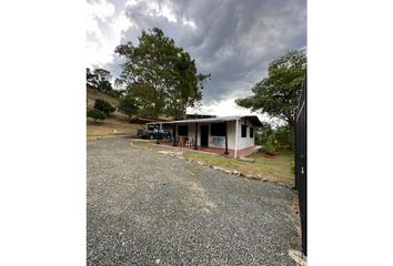 Lote de Terreno en  El Albergue, Buga