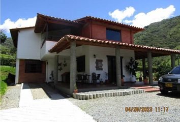 Casa en  Yarumal, Antioquia