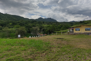 Lote de Terreno en  Anatolí, La Mesa