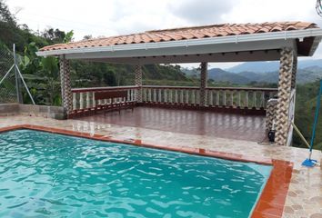 Casa en  San Roque, Antioquia