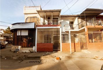 Casa en  Ciudad Los Álamos, Cali