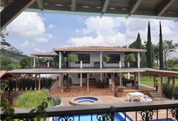 Villa-Quinta en  Monserrate Casas, Santa Rosa De Cabal