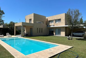 Casa en  Puerto Roldán, Roldán