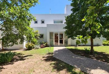 Casa en  Cumbres Del Golf, Villa Allende