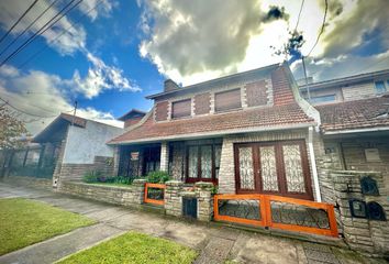 Casa en  Los Troncos, Mar Del Plata