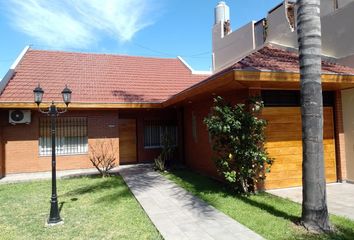 Casa en  Villa Luzuriaga, La Matanza