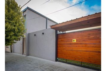 Casa en  Azcuénaga, Rosario