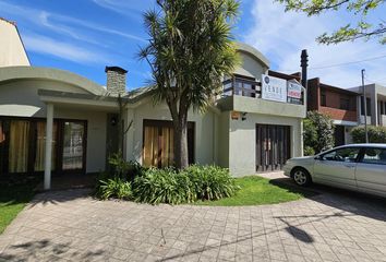 Casa en  Bosque Peralta Ramos, Mar Del Plata