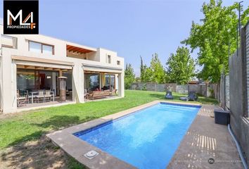 Casa en  Lo Barnechea, Provincia De Santiago