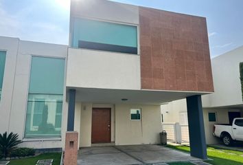 Casa en  Cerrada De Las Amazonas, Cacalomacán, Rancho San Miguel Zacango, Toluca, México, 50265, Mex