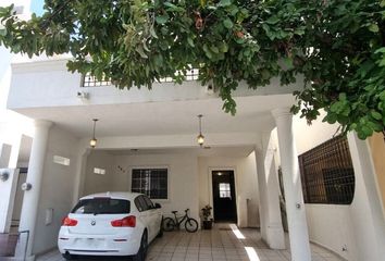 Casa en  Calle Bosques De Ciprés, Bosques Del Poniente, Ciudad Santa Catarina, Santa Catarina, Nuevo León, 66362, Mex