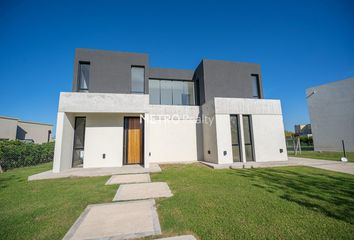 Casa en  El Cantón Puerto, Partido De Escobar