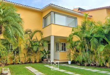 Casa en condominio en  Calle Azaleas, Lázaro Cárdenas Del Río, Temixco, Morelos, 62595, Mex