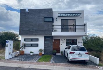 Casa en condominio en  Circuito Peñas, San Isidro, La Arboleda, La Antigua Juriquilla, Querétaro, 76226, Mex