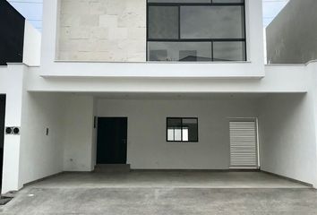 Casa en condominio en  Calle Covadonga De Abajo 815-816, Los Cavazos, Santiago, Nuevo León, 67315, Mex