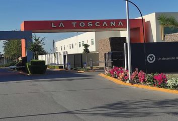 Casa en  Normal Laguna, Boulevard De Los Árboles, Ampliación Senderos, Torreón, Coahuila De Zaragoza, 27018, Mex