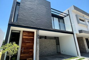 Casa en  Avenida Magallanes, Los Magueyes, San Pedro Tlaquepaque, Jalisco, 45602, Mex