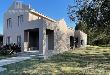 Casa en  Cumbres Del Golf, Villa Allende