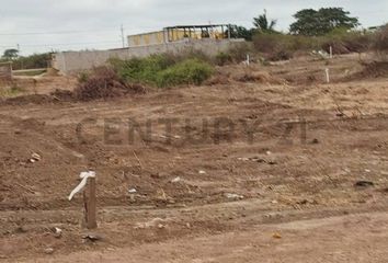 Terreno Comercial en  General Villamil (playas)