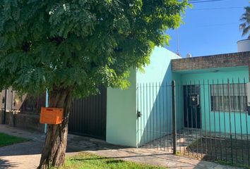 Casa en  Burzaco, Partido De Almirante Brown