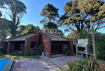 Casa en  Los Acantilados, Mar Del Plata