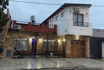 Casa en  Isidro Casanova, La Matanza