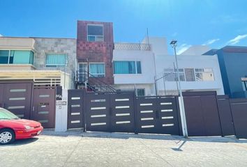 Casa en  Calle Sendero Del Arco, Milenio Tercera Sección, Santiago De Querétaro, Querétaro, 76060, Mex