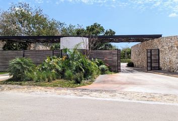 Lote de Terreno en  X Canatún, Mérida, Yucatán, Mex