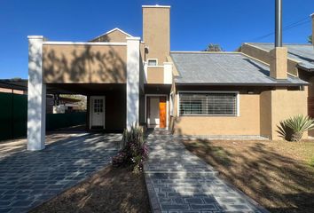 Casa en  Cumbres Del Golf, Villa Allende