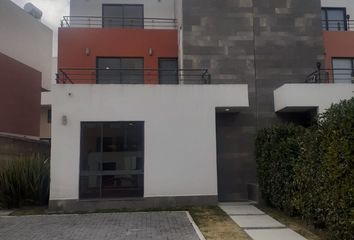 Casa en condominio en  Calle Bosque De Colorines, Villas Del Campo, Calimaya, México, 52227, Mex