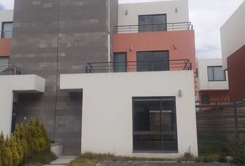 Casa en condominio en  Calle Bosque De Colorines, Villas Del Campo, Calimaya, México, 52227, Mex