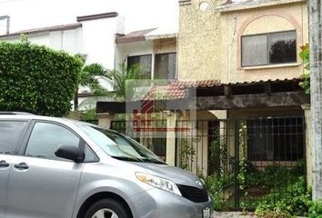 Casa en  Calle Osa Menor, Super Manzana 38, Cancún, Benito Juárez, Quintana Roo, 77507, Mex