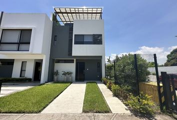 Casa en  Carretera Paso Del Toro - Boca Del Río, Boca Del Río, Veracruz De Ignacio De La Llave, 94286, Mex