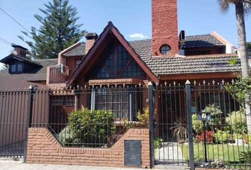 Casa en  Martín Coronado, Tres De Febrero