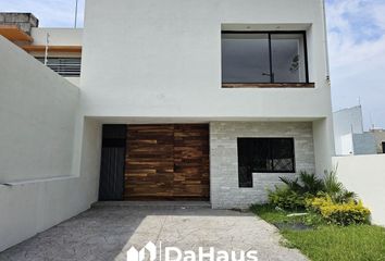 Casa en  Paseo De Los Laureles 171-199, Residencial Esmeralda Norte, Colima, 28017, Mex