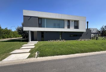 Casa en  Adrogué, Partido De Almirante Brown