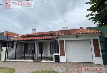 Casa en  Castelar, Partido De Morón