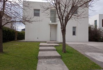 Casa en  Los Sauces, Partido De Tigre