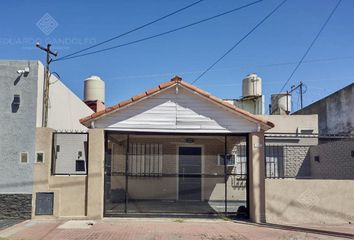 Casa en  Remedios De Escalada, Partido De Lanús