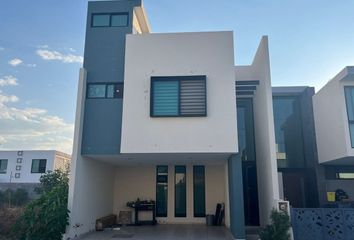 Casa en condominio en  Calle Madre Teresa De Calcuta, Villas De Bernalejo, Irapuato, Guanajuato, 36833, Mex