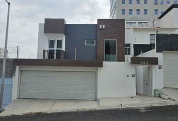 Casa en  Calle Cerro Del Peñón 137, Colinas Del Cimatario, Santiago De Querétaro, Querétaro, 76090, Mex