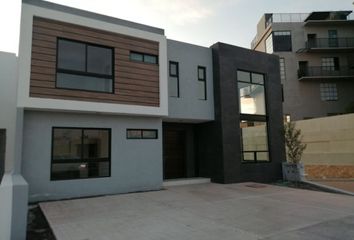 Casa en  Avenida La Vista 1037, Fraccionamiento La Vista Residencial, Rinconada La Condesa, Querétaro, 76146, Mex