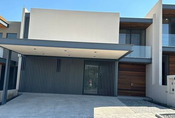 Casa en  76146, Santiago De Querétaro, Querétaro, Mex