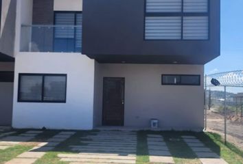 Casa en  Avenida Puerta Real, Carlota Hacienda Vanegas, Corregidora, Querétaro, 76913, Mex